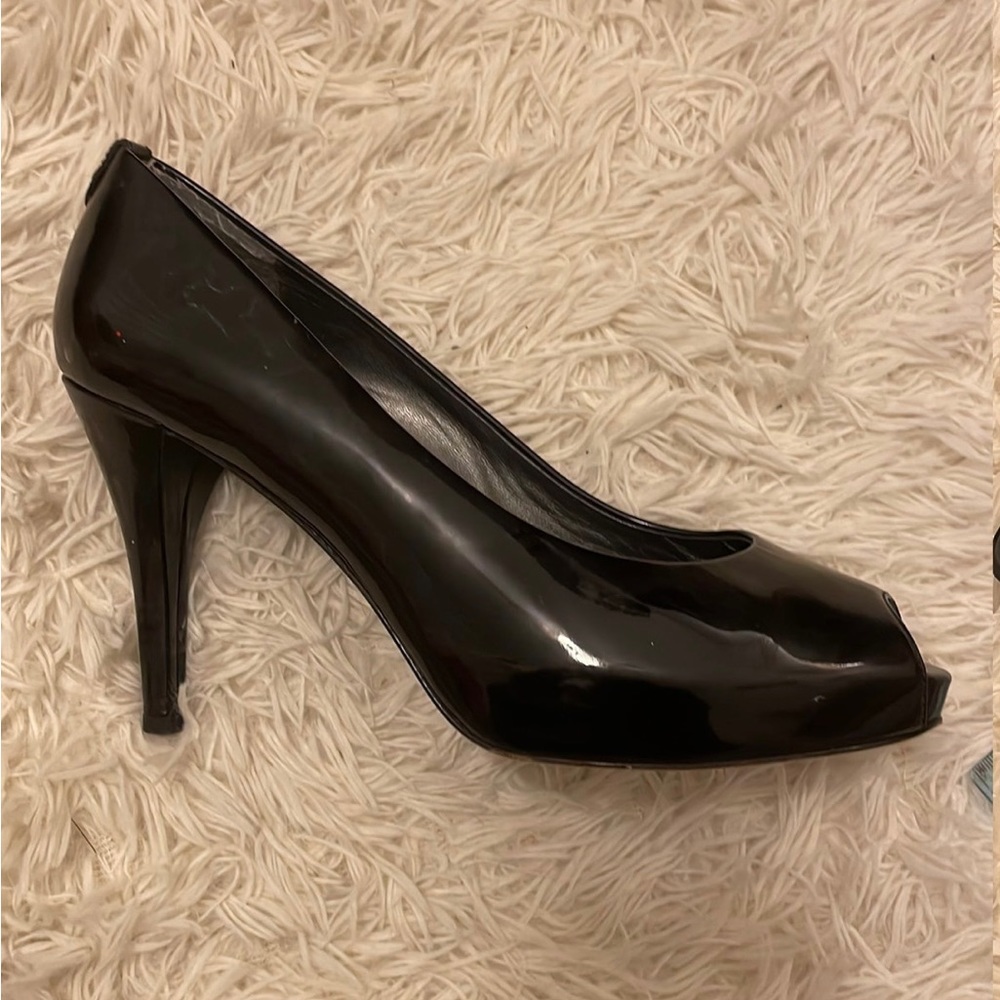Stuart Weitzman Peep toe patent leather heels